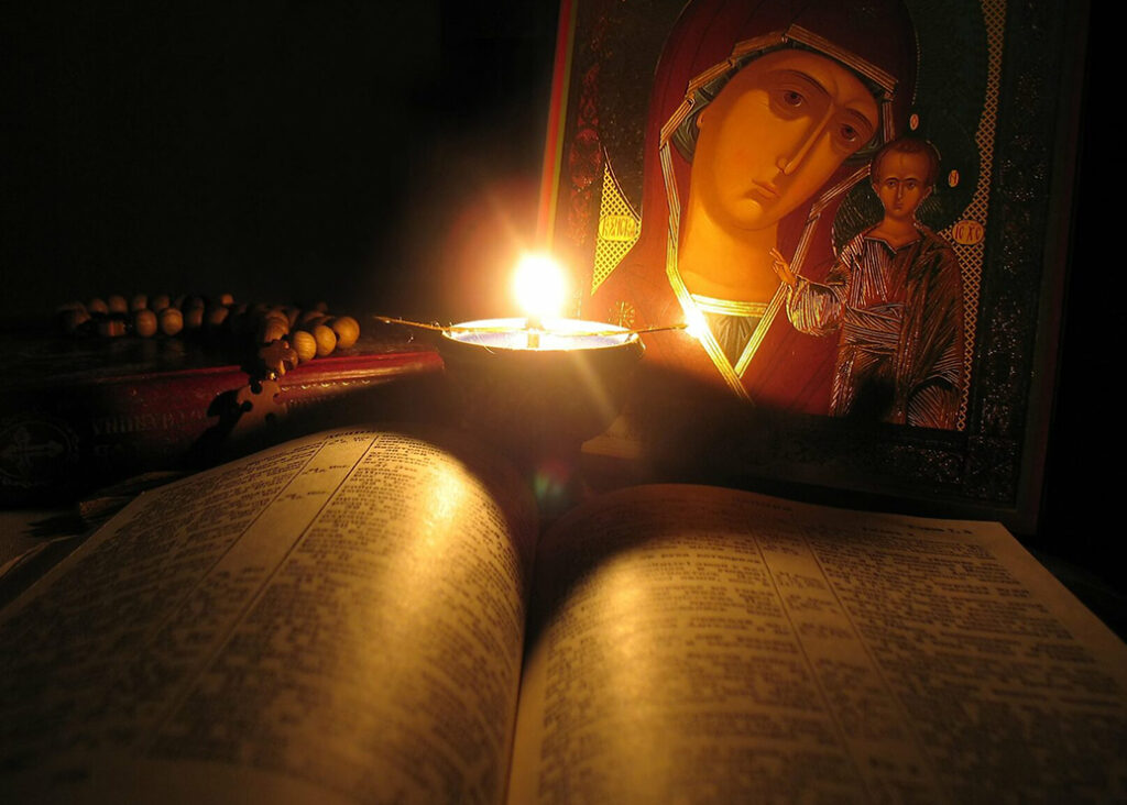 фотография молебен, икона, свеча